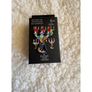 Loungefly The Nightmare Before Christmas Character Candelabra Pin  -‎ Sally